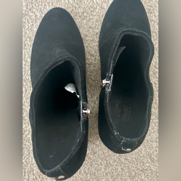 Koolaburra by UGG Ortholite Amalea Black Suede Heeled Ankle Booties - Picture 8 of 9